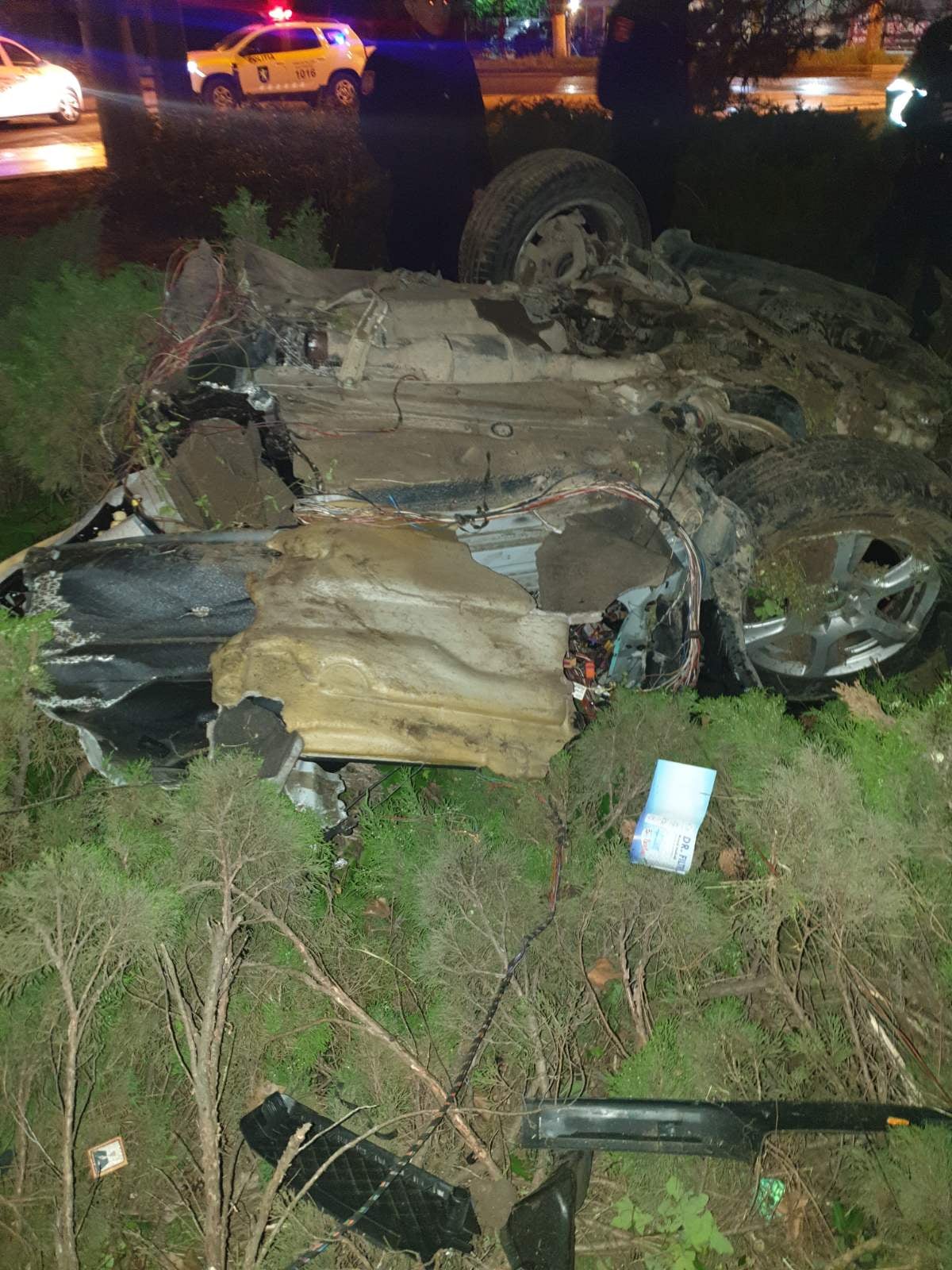 Страшная авария в Кишиневе: Автомобиль разорвало на части, водитель в коме (Фото)