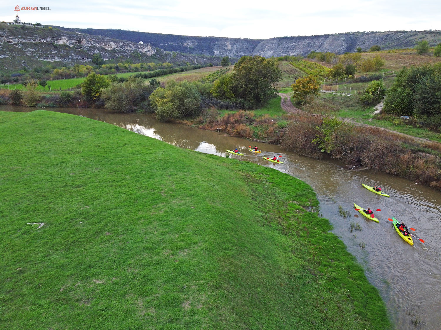 Рафтинг по-молдавски. Блогер проплыл по бурлящей реке Реут в Старом Орхее