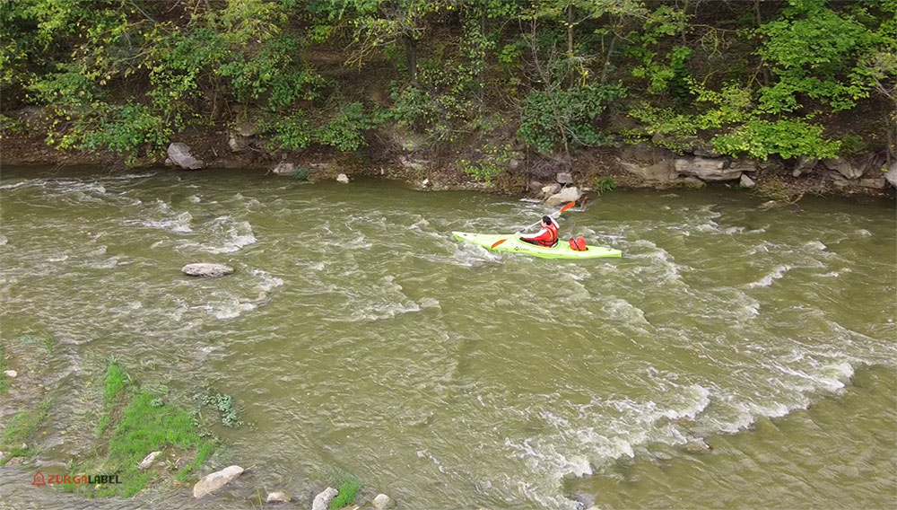 Рафтинг по-молдавски. Блогер проплыл по бурлящей реке Реут в Старом Орхее