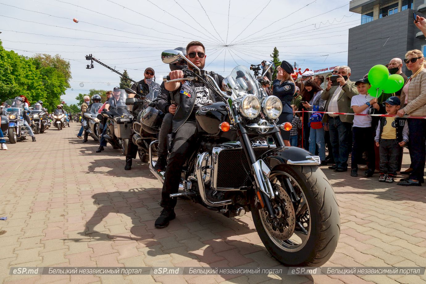 В Бельцах прошёл праздничный парад, посвящённый Дню города