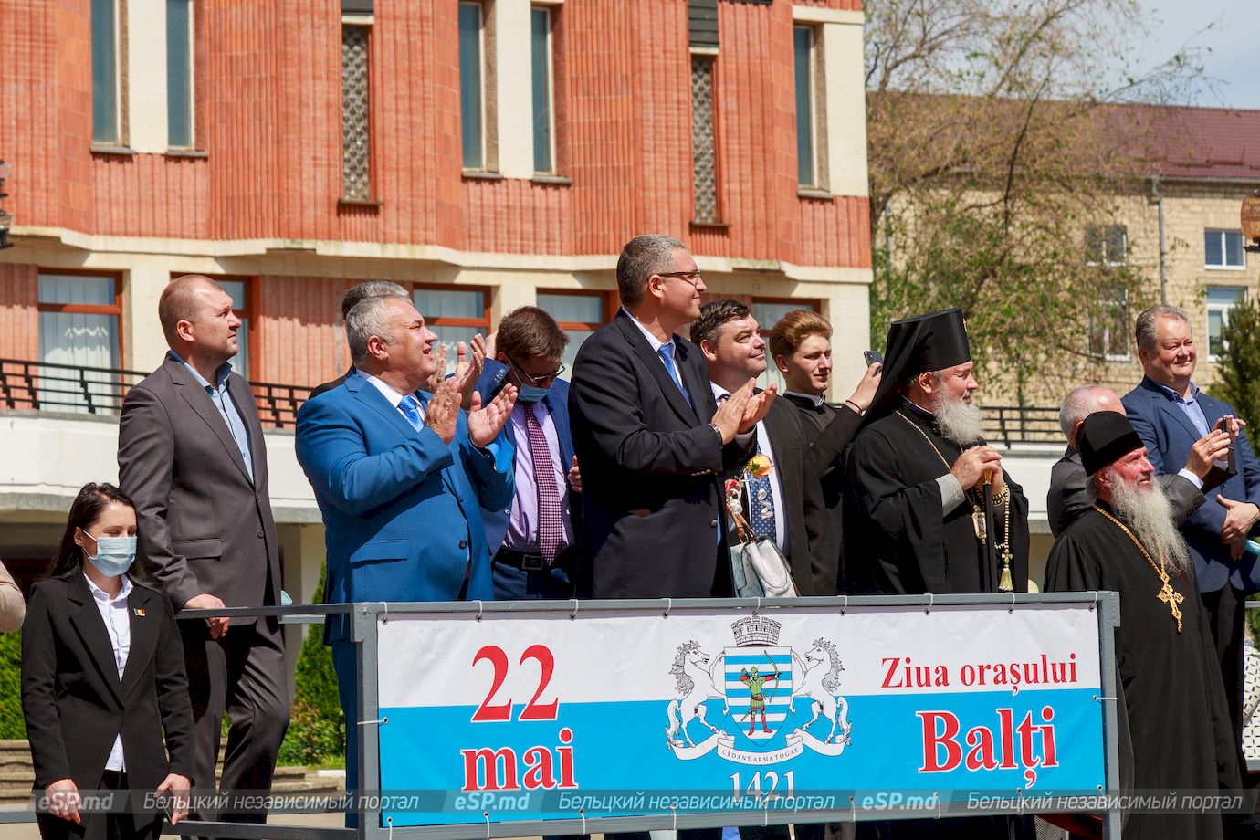 В Бельцах прошёл праздничный парад, посвящённый Дню города