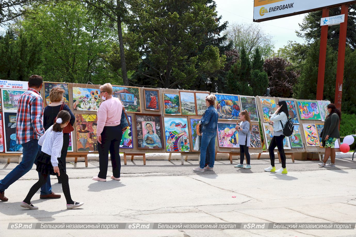 В Бельцах прошёл праздничный парад, посвящённый Дню города