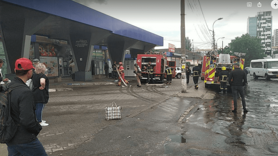 Пожар у Центрального вокзала в Кишиневе. На место прибыли две техники пожарной службы (Фото)