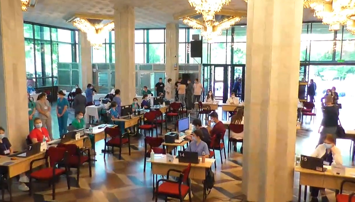 Во Дворце Республики стартовал марафон вакцинации