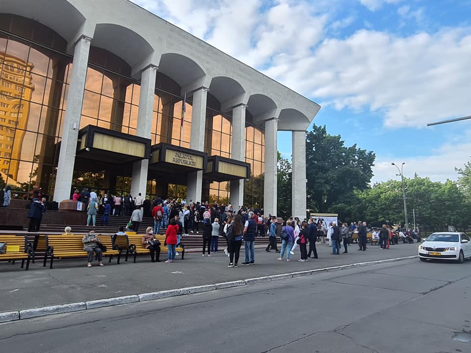 Во Дворце Республики стартовал марафон вакцинации