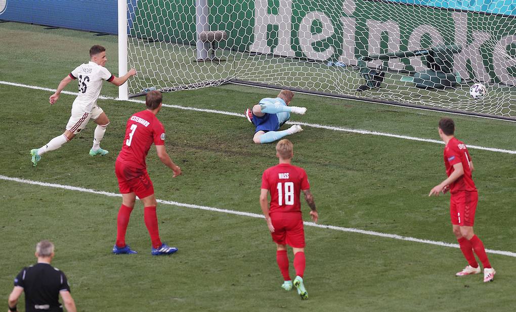 Сборная Бельгии обыграла команду Дании и вышла в плей-офф чемпионата Европы по футболу