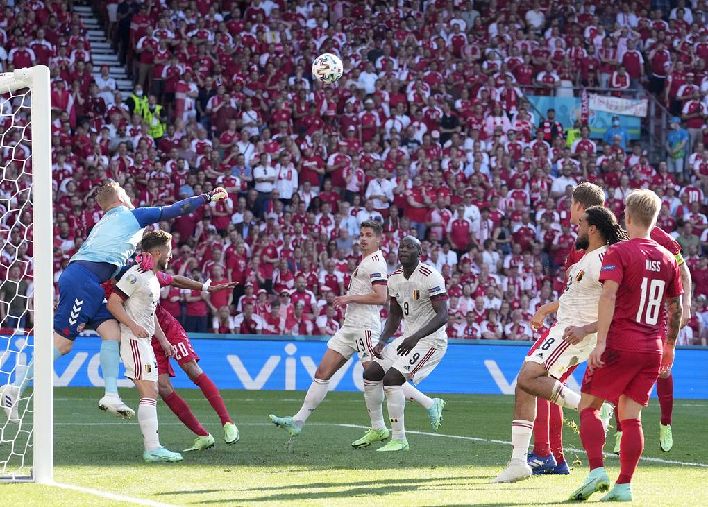 Сборная Бельгии обыграла команду Дании и вышла в плей-офф чемпионата Европы по футболу