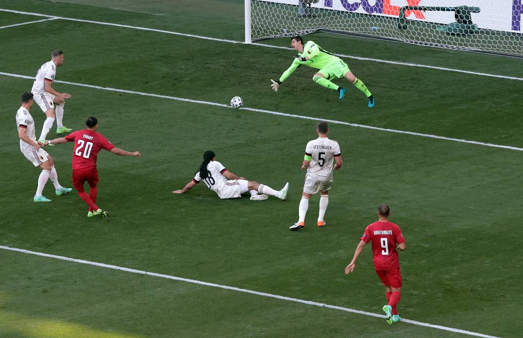 Сборная Бельгии обыграла команду Дании и вышла в плей-офф чемпионата Европы по футболу