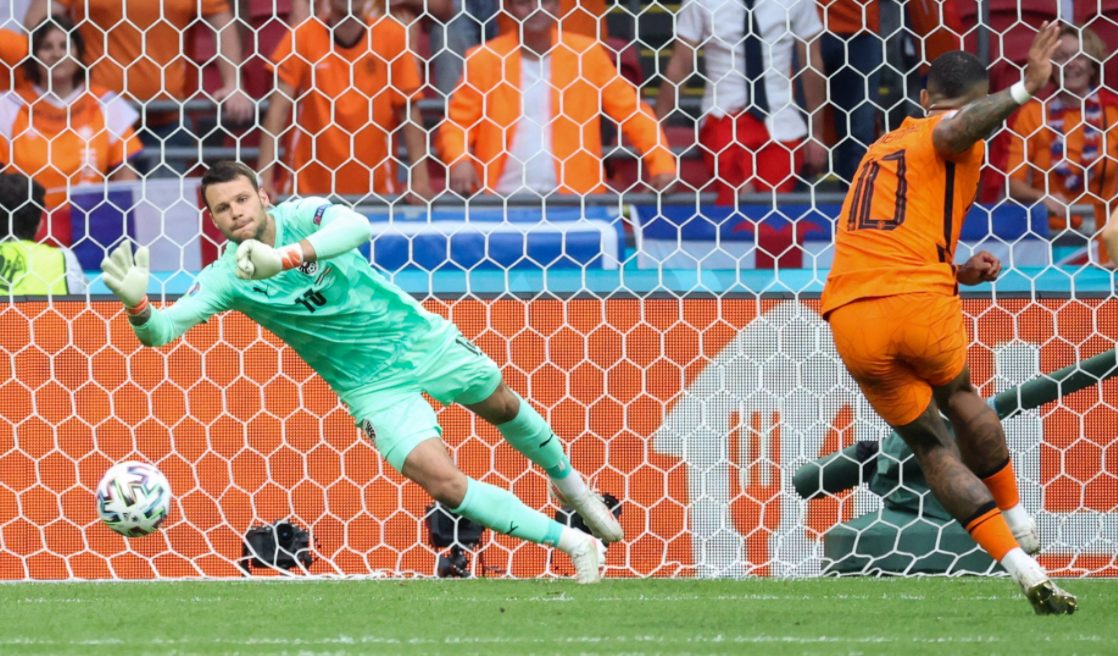 Сборная Нидерландов обыграла австрийцев и вышла в плей-офф чемпионата Европы по футболу