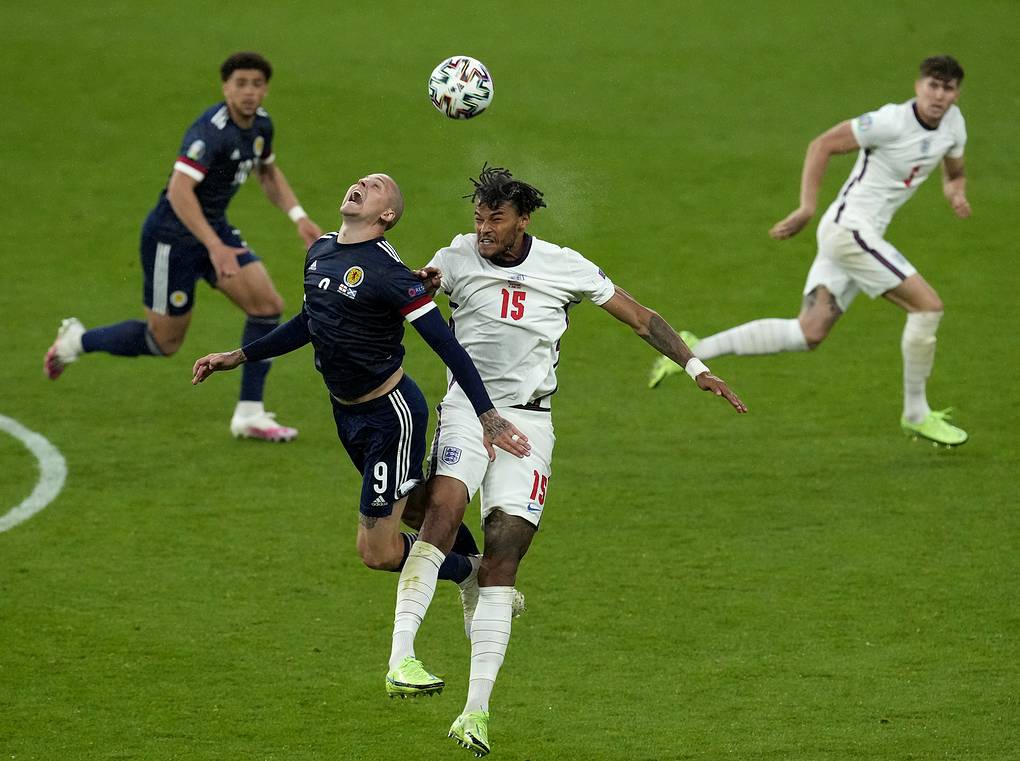 Сборная Англии сыграла вничью с командой Шотландии в матче чемпионата Европы по футболу