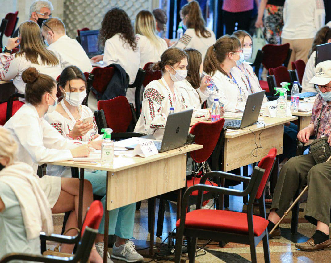 "Спутник V" закончился: на марафоне вакцинации во Дворце Республики побили рекорд