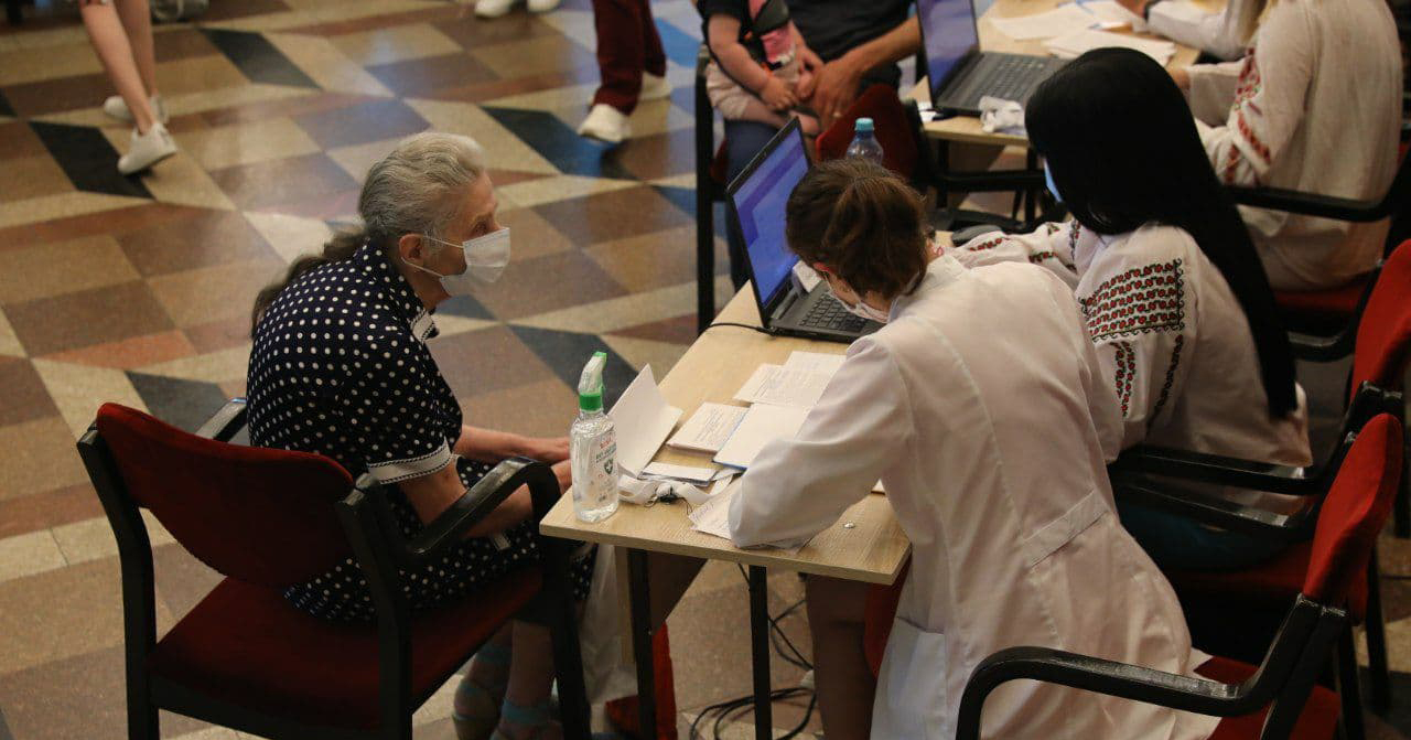 "Спутник V" закончился: на марафоне вакцинации во Дворце Республики побили рекорд