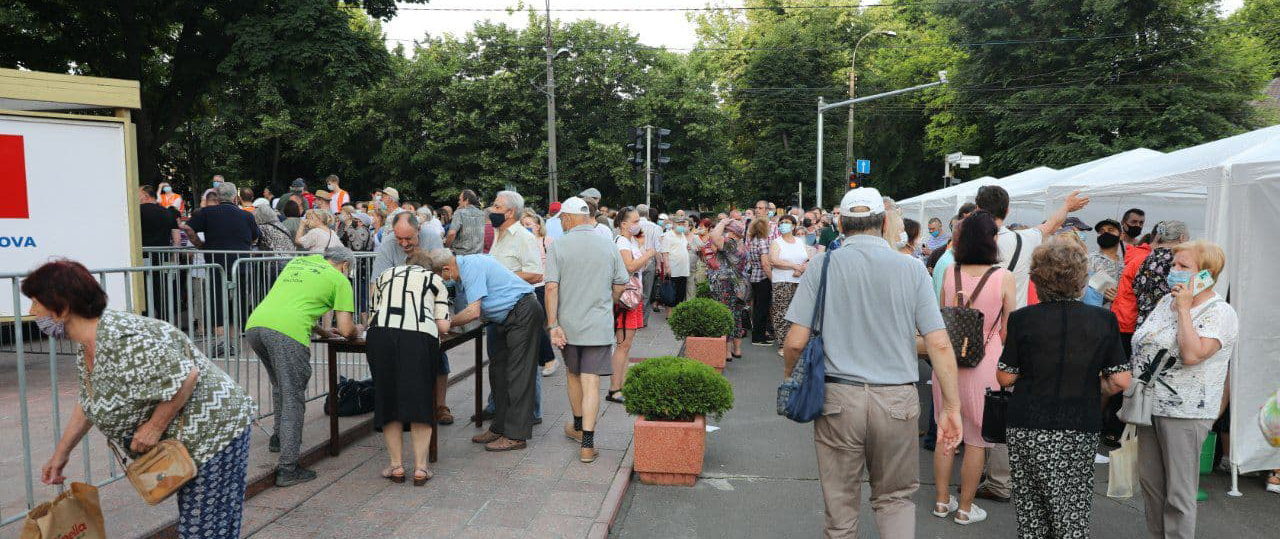 "Спутник V" закончился: на марафоне вакцинации во Дворце Республики побили рекорд