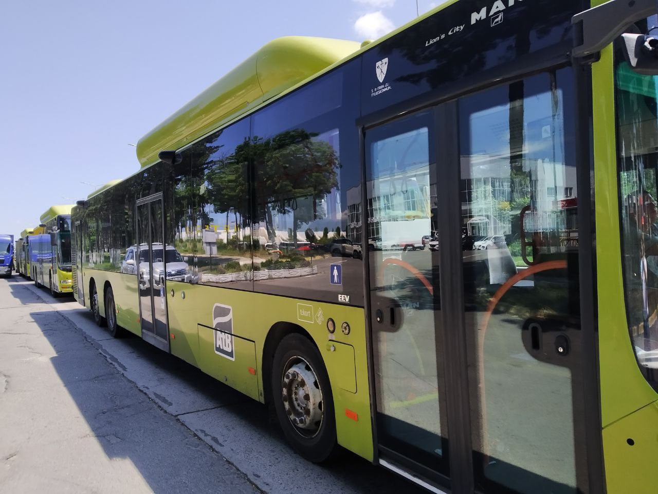 Чебан: Привезены первые автобусы, которые будут курсировать в пригородах (Фото)