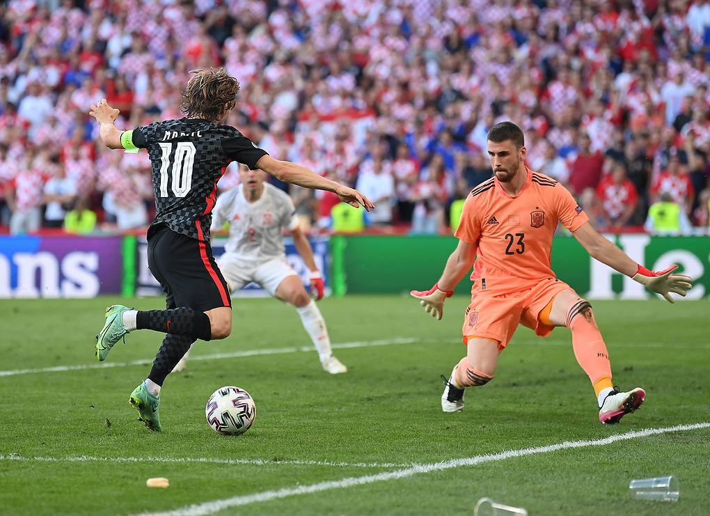 Сборная Испании со счетом 5:3 победила команду Хорватии в матче 1/8 финала Евро