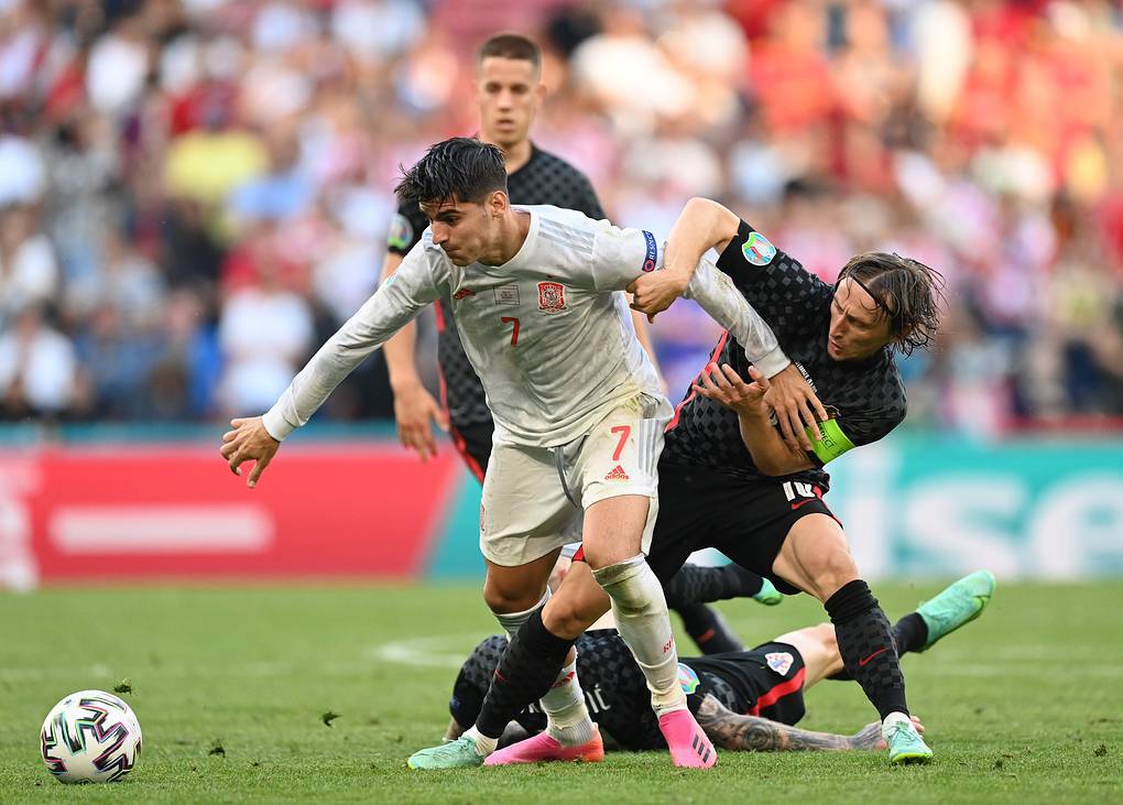 Сборная Испании со счетом 5:3 победила команду Хорватии в матче 1/8 финала Евро