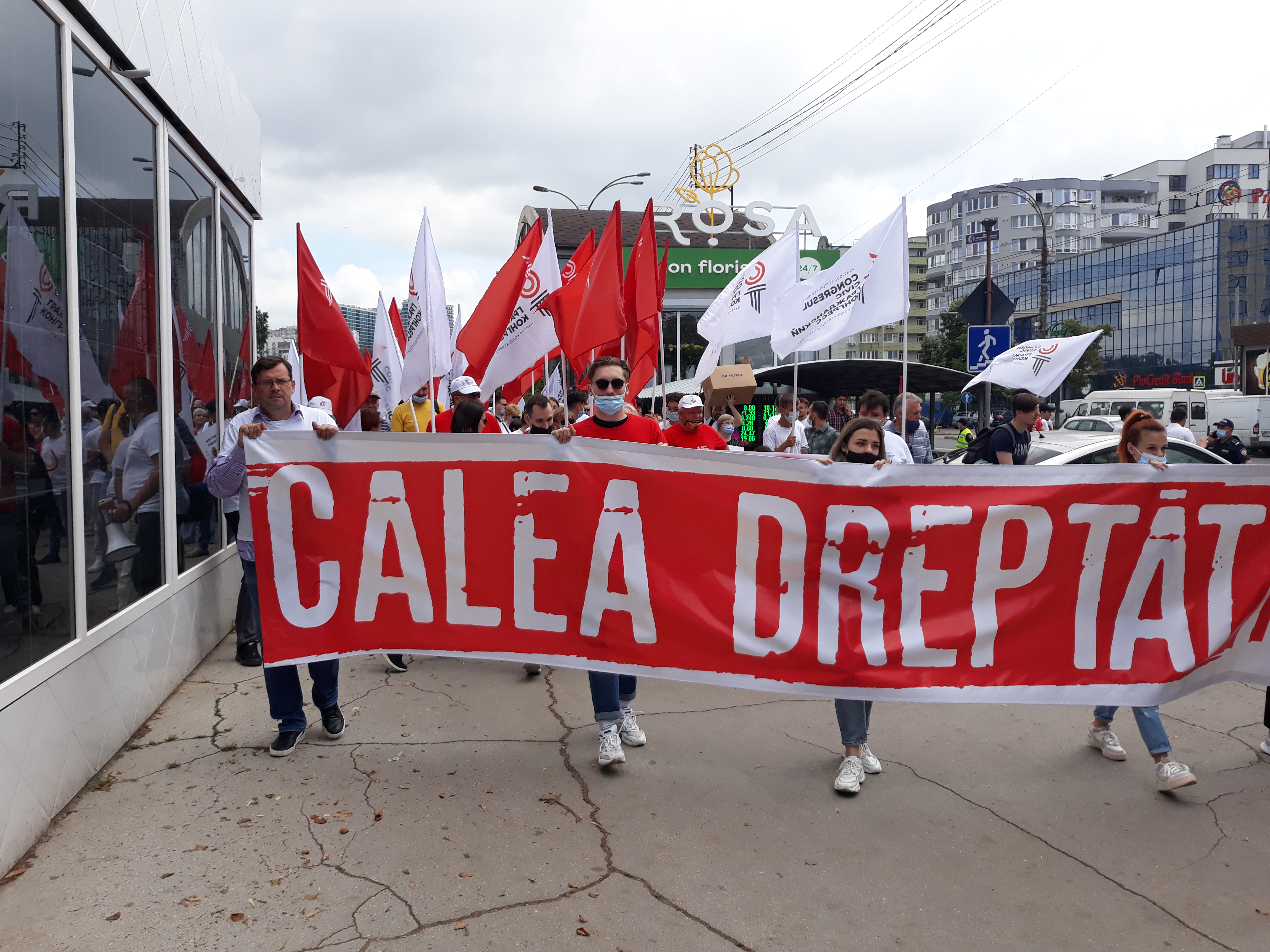 Один из электоральных конкурентов, Гражданский Конгресс, организовал в Кишиневе "Марш неподкупных" (Видео/Фото)