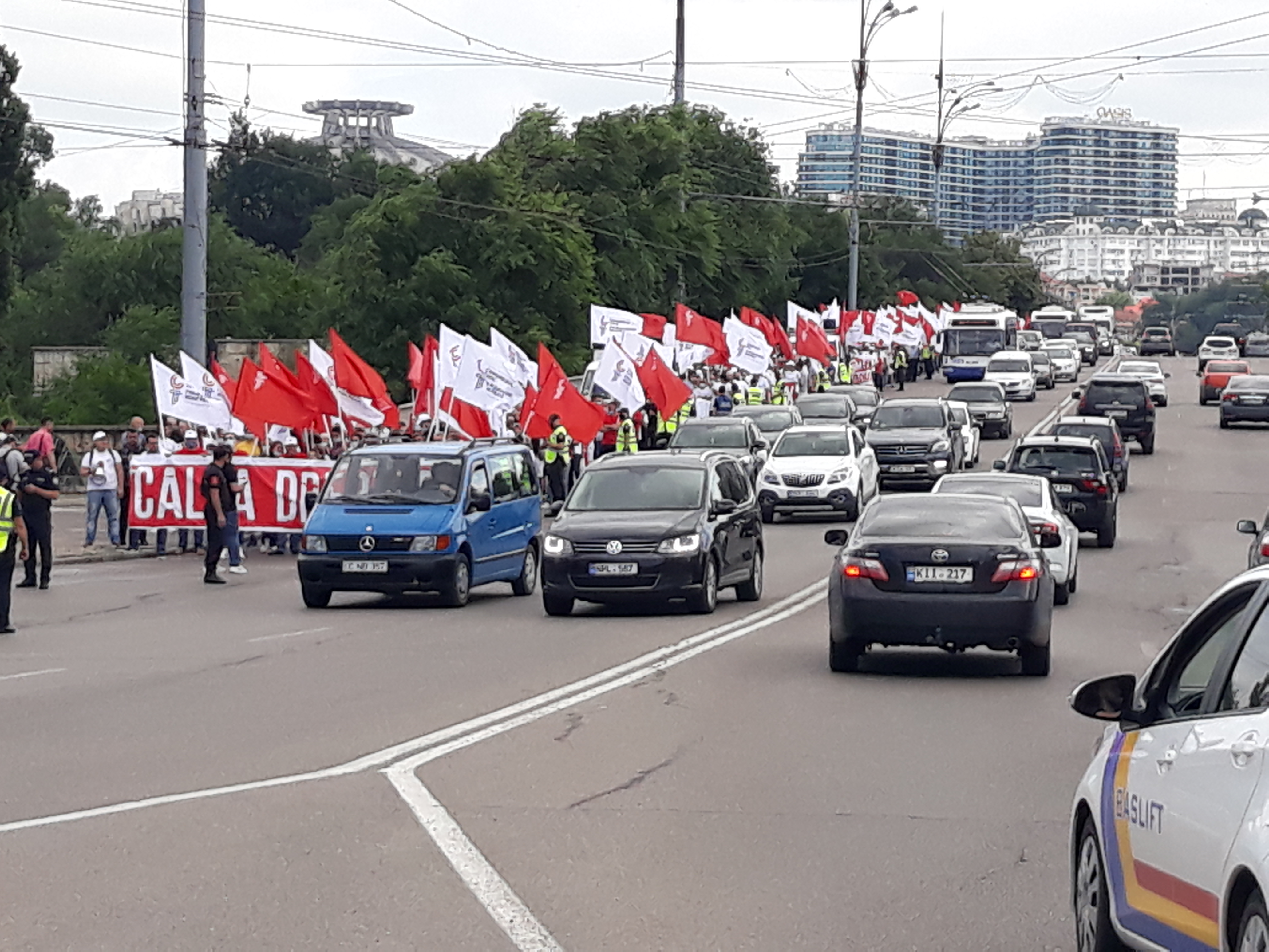 Один из электоральных конкурентов, Гражданский Конгресс, организовал в Кишиневе "Марш неподкупных" (Видео/Фото)