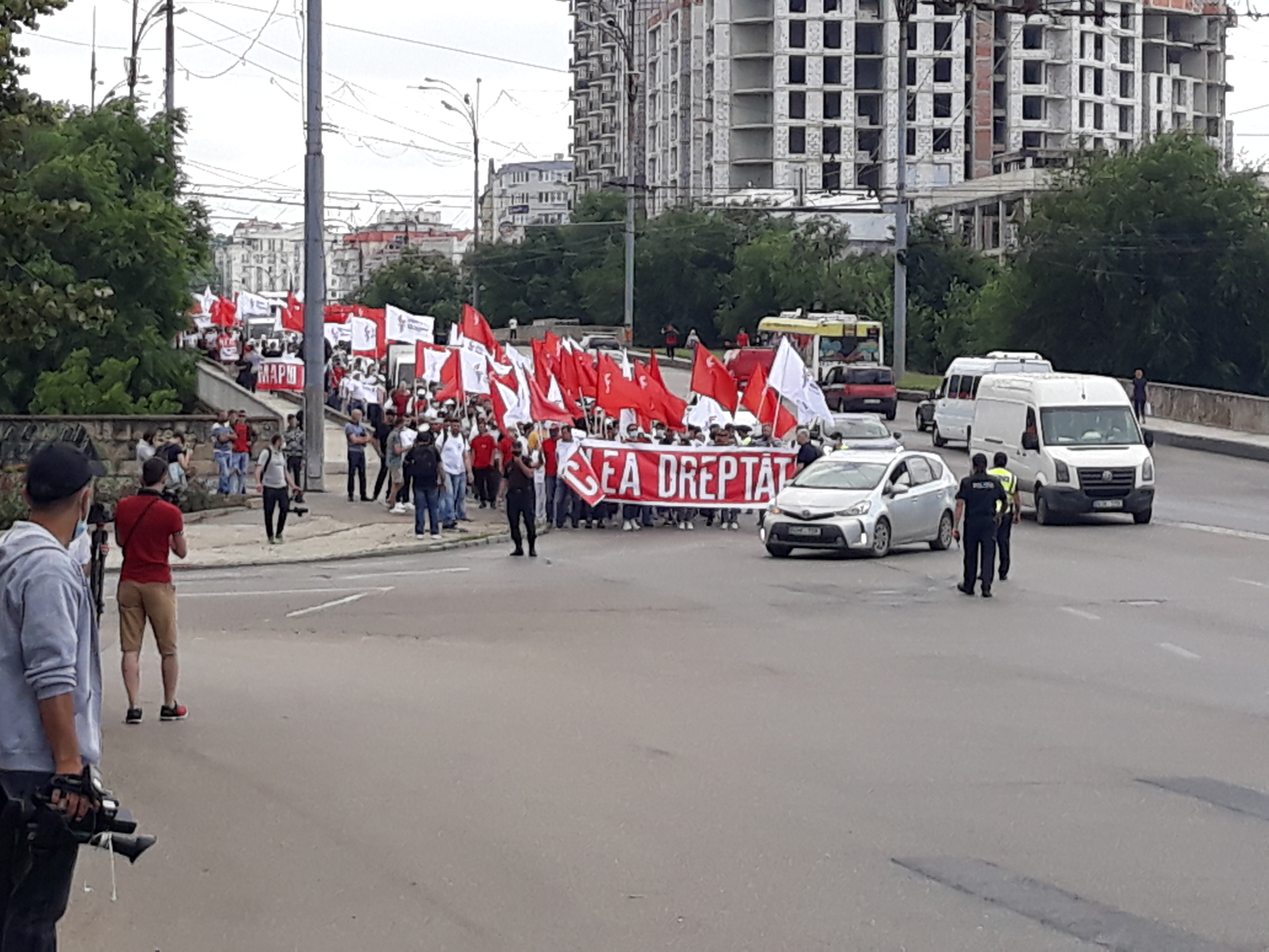 Один из электоральных конкурентов, Гражданский Конгресс, организовал в Кишиневе "Марш неподкупных" (Видео/Фото)