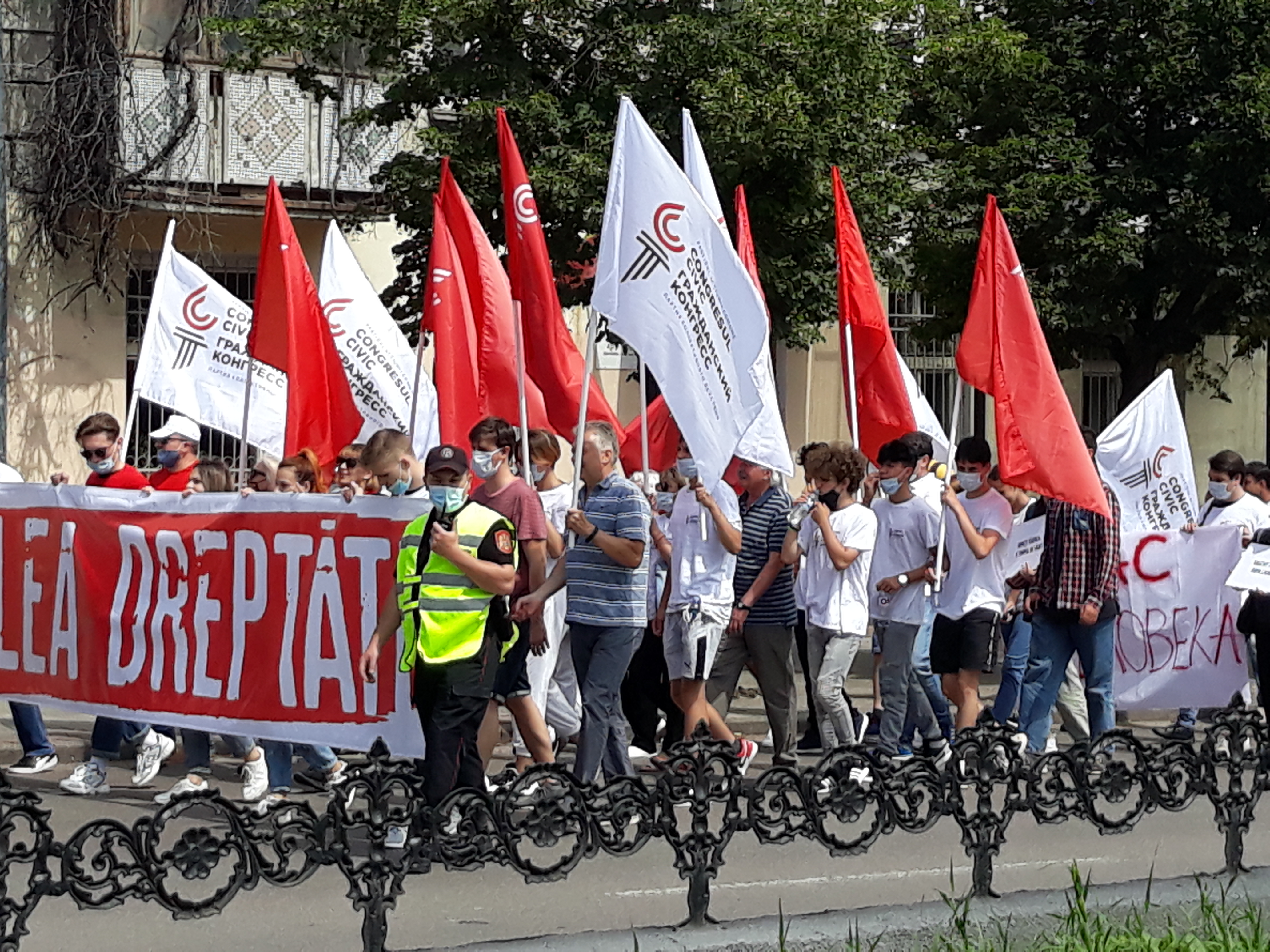 Один из электоральных конкурентов, Гражданский Конгресс, организовал в Кишиневе "Марш неподкупных" (Видео/Фото)