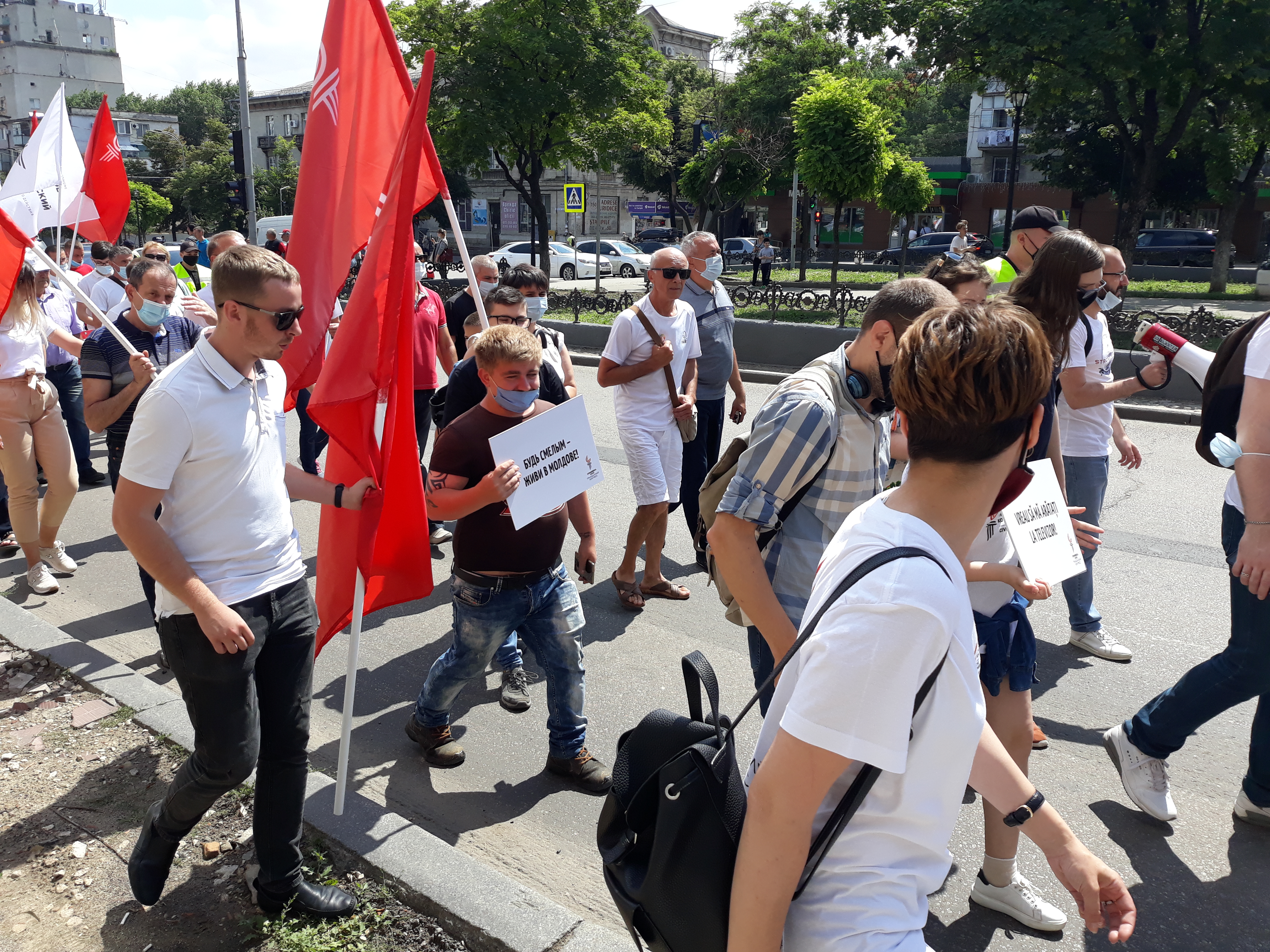 Один из электоральных конкурентов, Гражданский Конгресс, организовал в Кишиневе "Марш неподкупных" (Видео/Фото)