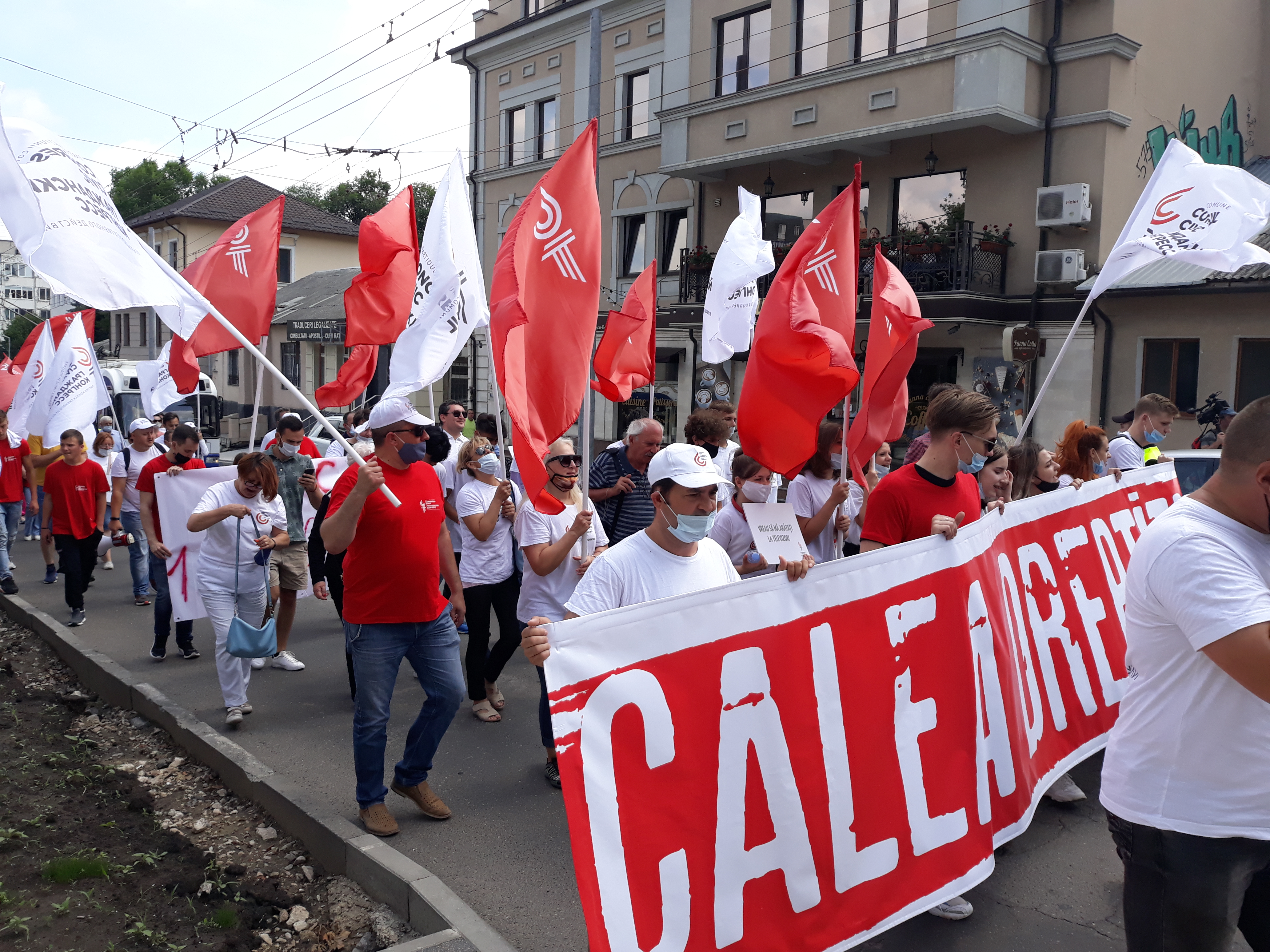 Один из электоральных конкурентов, Гражданский Конгресс, организовал в Кишиневе "Марш неподкупных" (Видео/Фото)