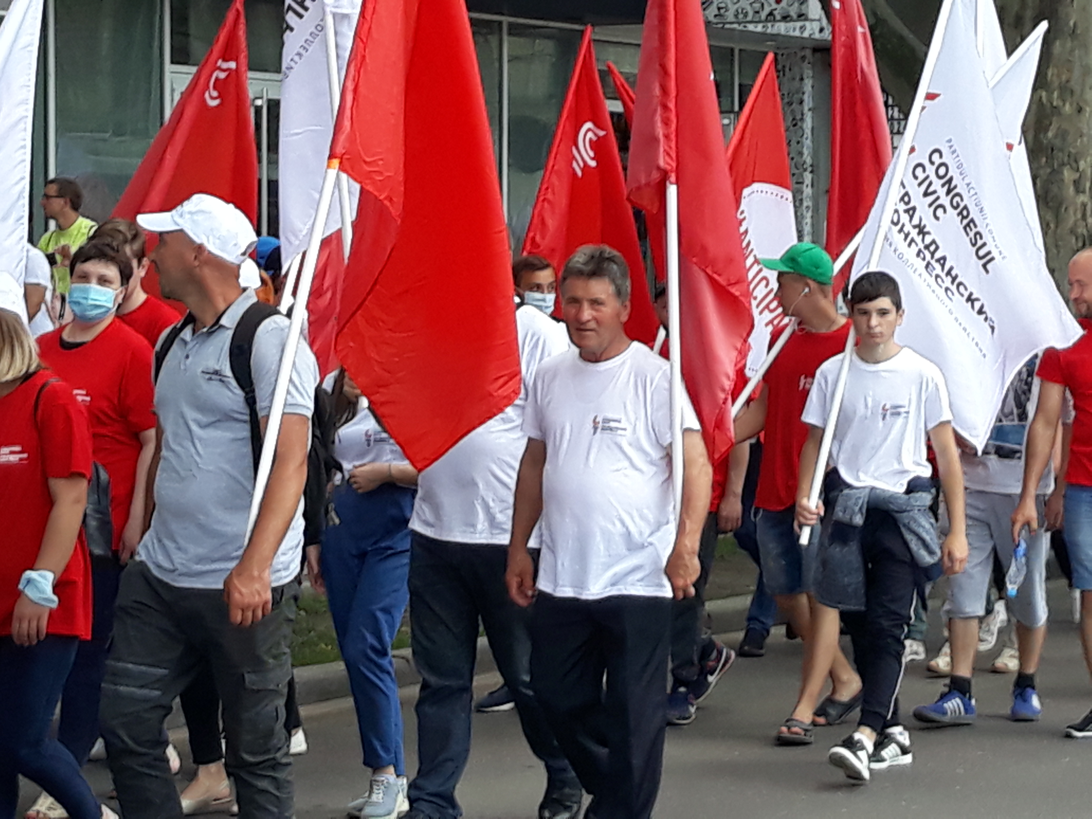 Один из электоральных конкурентов, Гражданский Конгресс, организовал в Кишиневе "Марш неподкупных" (Видео/Фото)