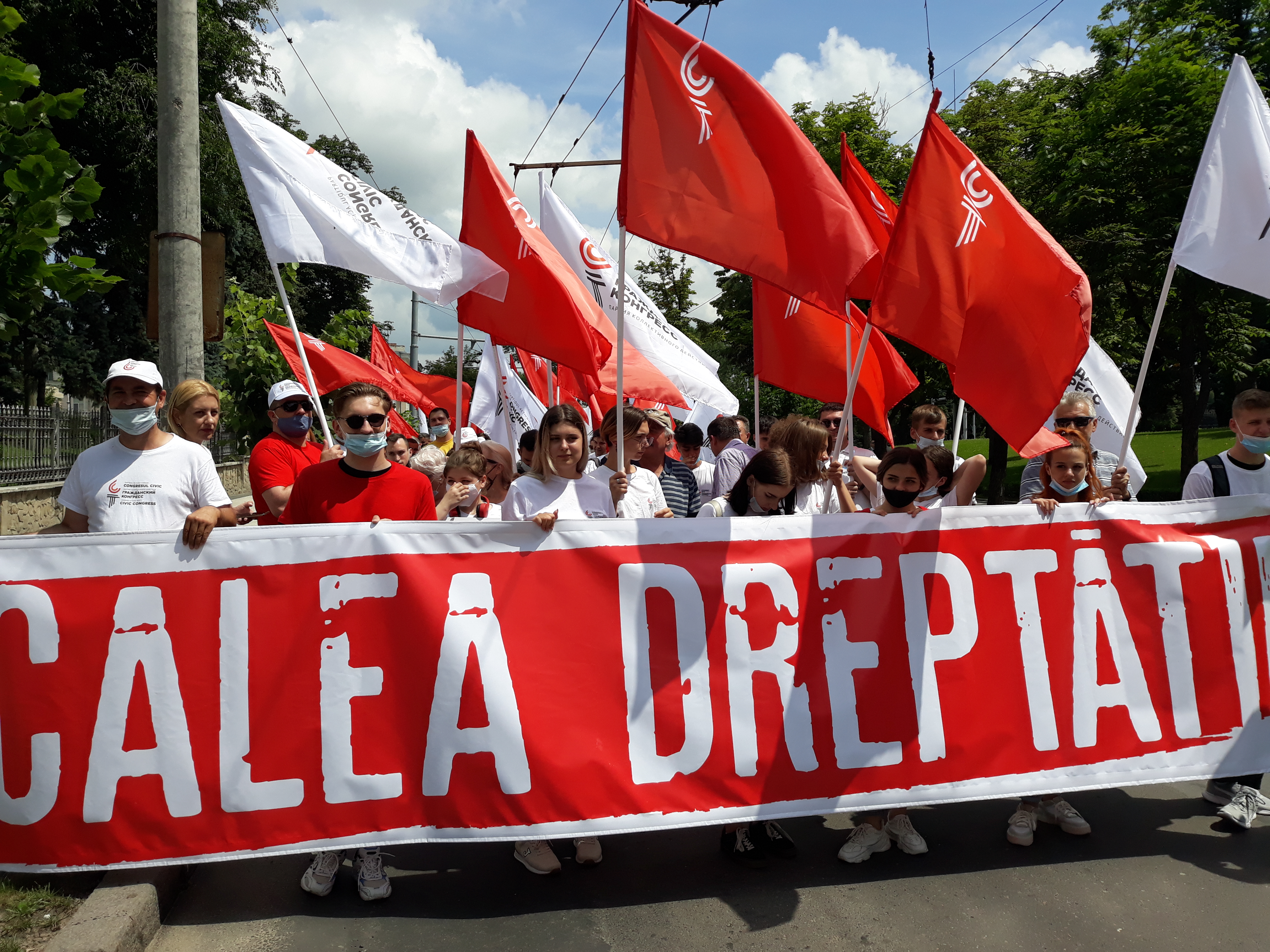 Один из электоральных конкурентов, Гражданский Конгресс, организовал в Кишиневе "Марш неподкупных" (Видео/Фото)