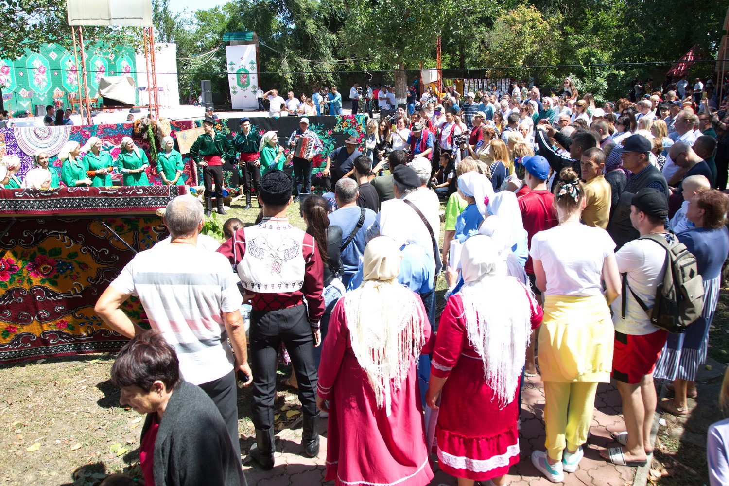 В селе Гайдары прошел фестиваль гагаузского ковра (ФОТО)