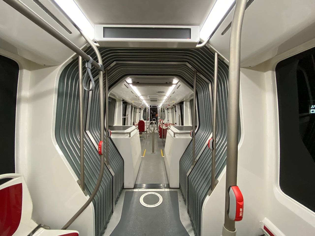 В Кишинёве тестируется первый двухзвенный троллейбус