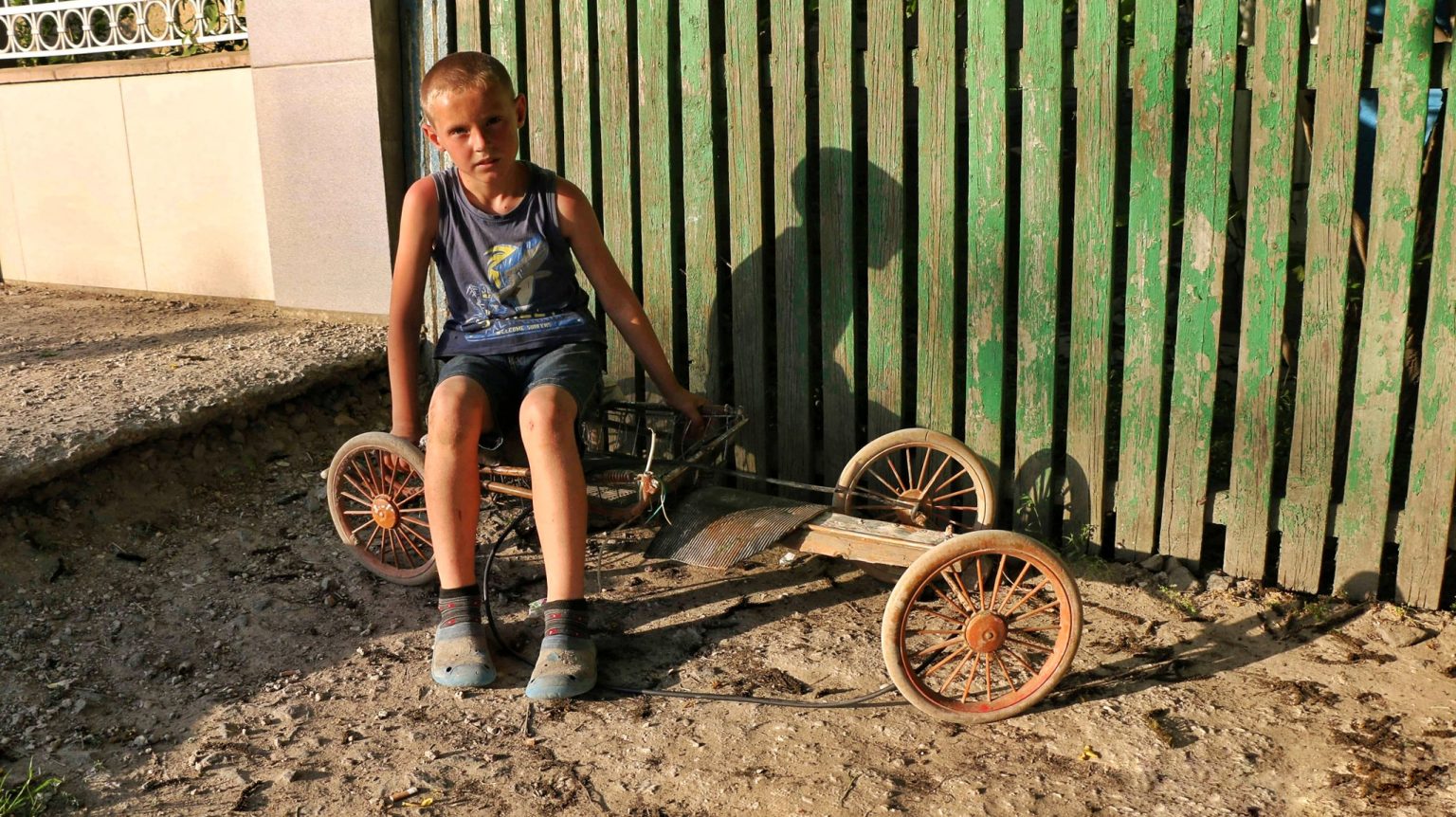 В Парламенте проходит выставка фоторабот «Жизнь молодежи в селе» (Фото)