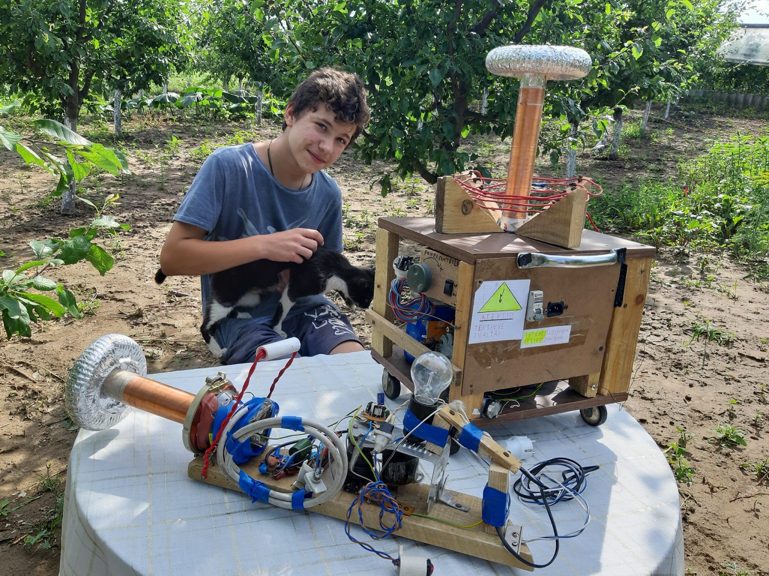 В Парламенте проходит выставка фоторабот «Жизнь молодежи в селе» (Фото)