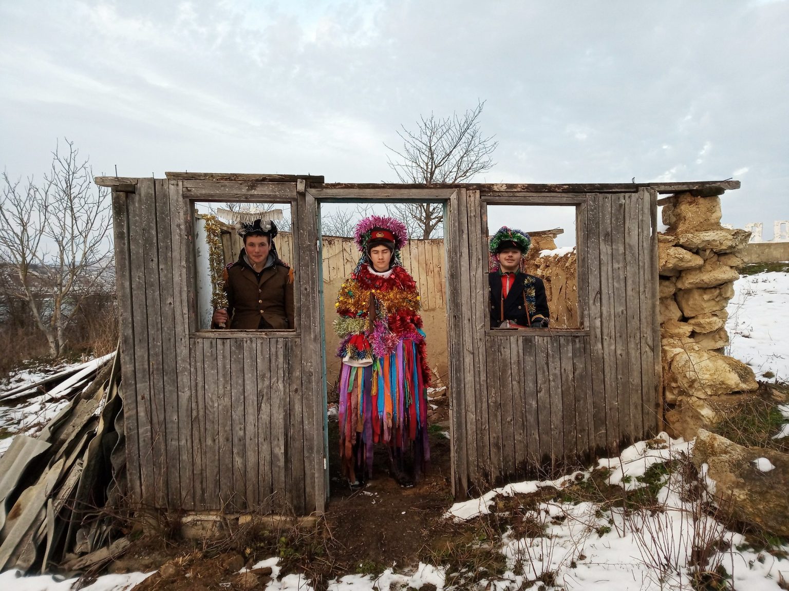 В Парламенте проходит выставка фоторабот «Жизнь молодежи в селе» (Фото)