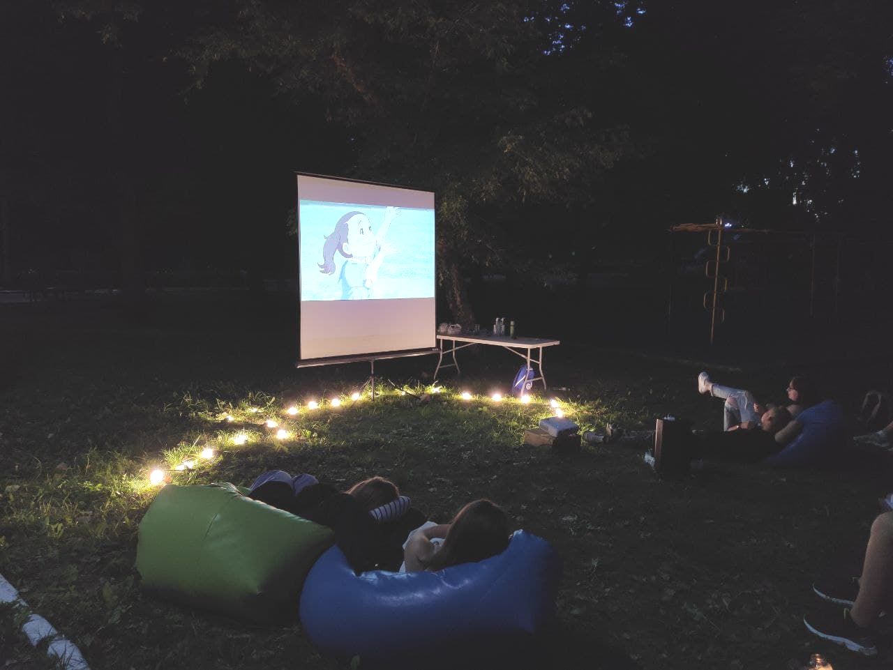 В Бельцах открыли сезон Movie Night — просмотр фильмов под открытым небом