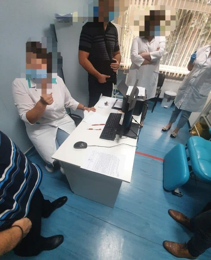 В Молдове полиция проводит проверки в центрах вакцинации от коронавируса (ФОТО)