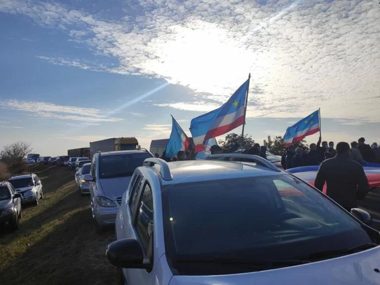 Участники акции в поддержку Стояногло заблокировали въезд в Гагаузию