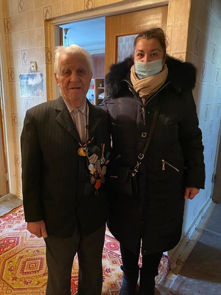 Сегодня активисты поздравили ветеранов ВОВ с Новым Годом!