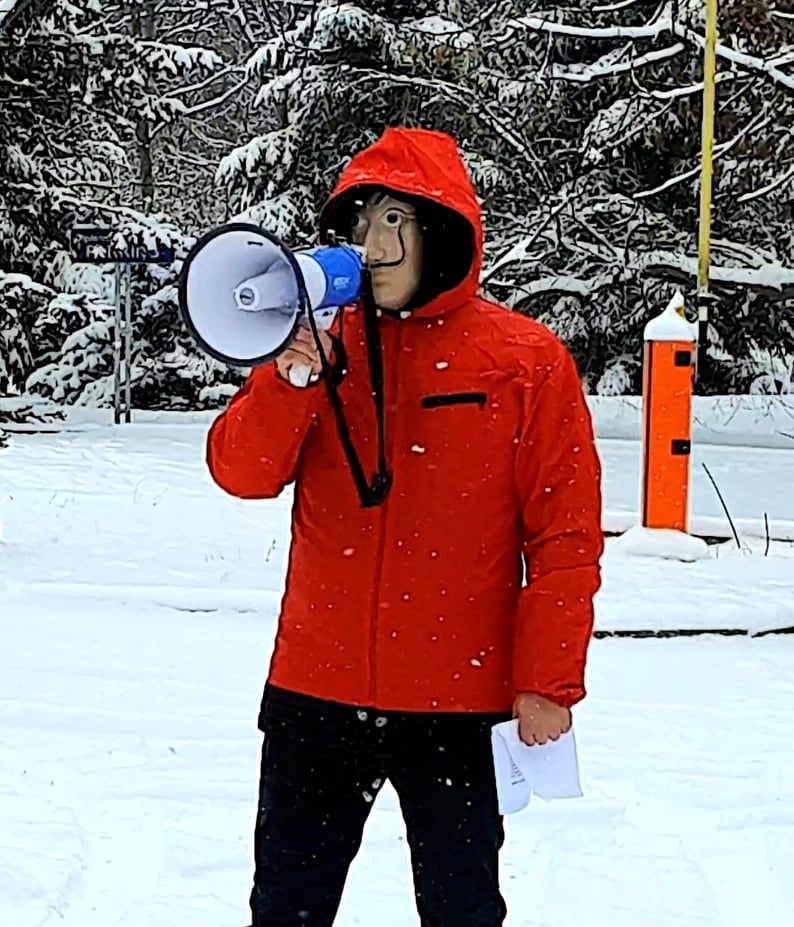 В Кишиневе перед посольством Украины прошел антивоенный митинг: "Мы не хотим Украину в Молдове"