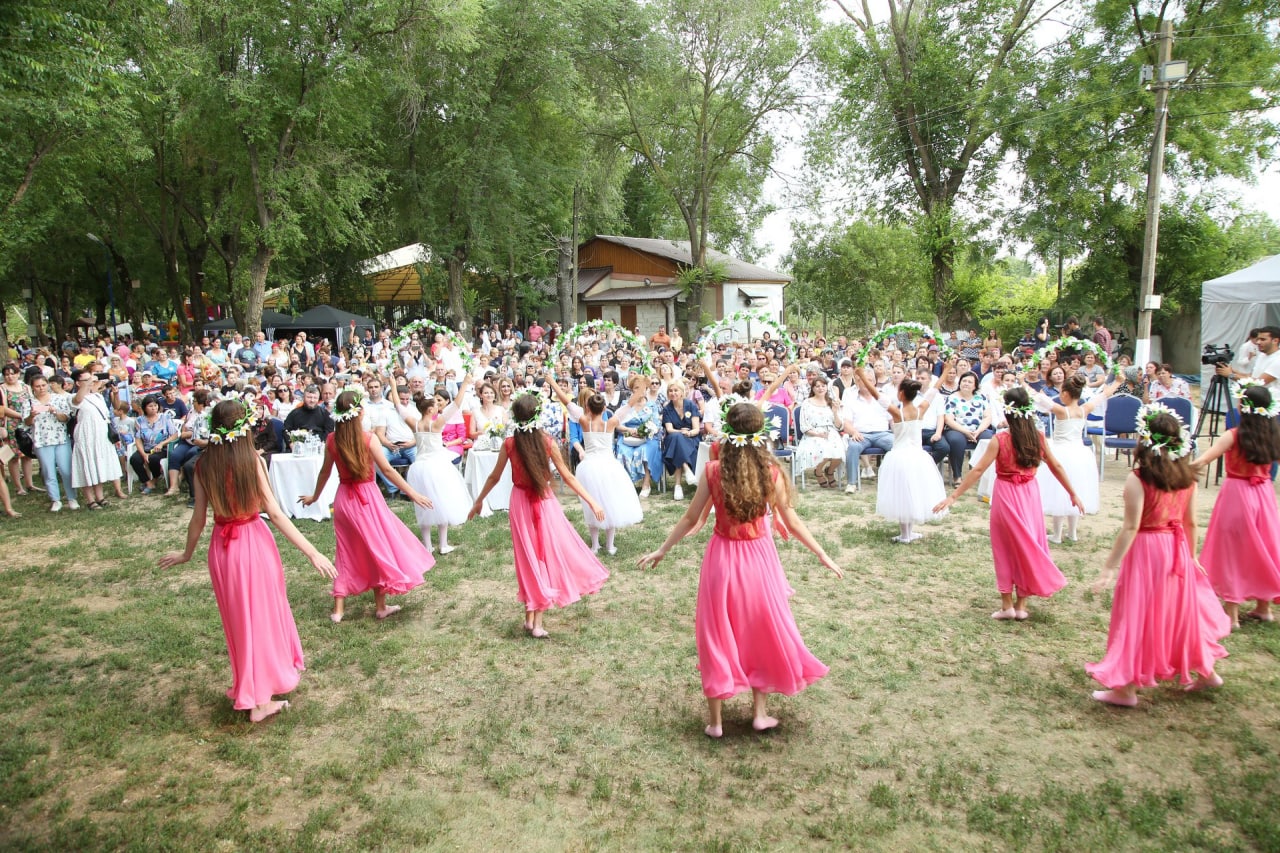 «Дети — наше будущее и энергия развития страны». В Гагаузии отметили день семьи