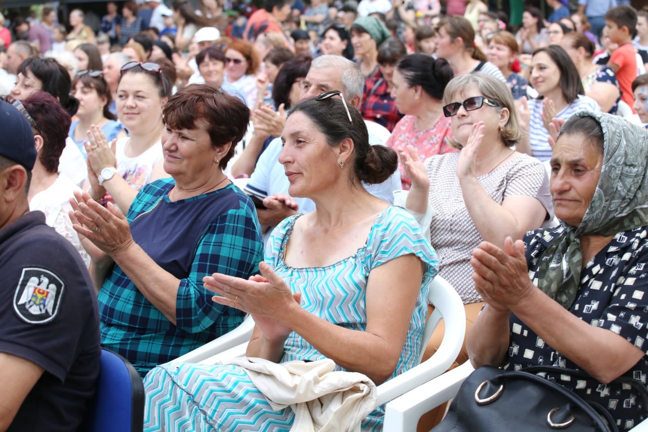 «Дети — наше будущее и энергия развития страны». В Гагаузии отметили день семьи