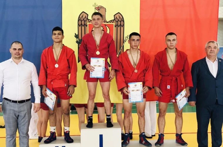 Молдавские спортсмены завоевали 15 медалей на международном турнире по самбо