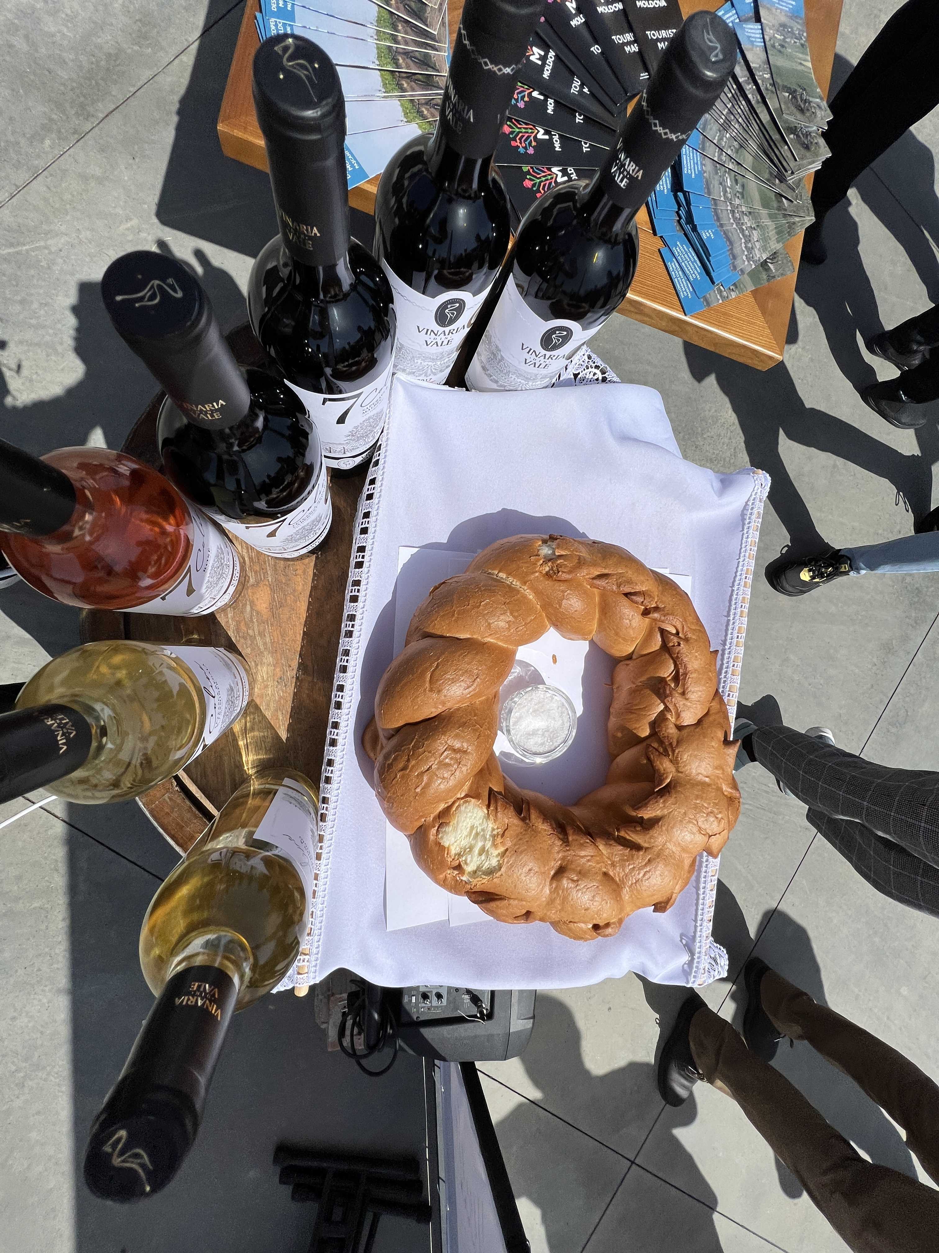 Телеги и овечья шкура. Молдаване возвращаются к древним ремеслам. Новое видео FărăZAGRAN