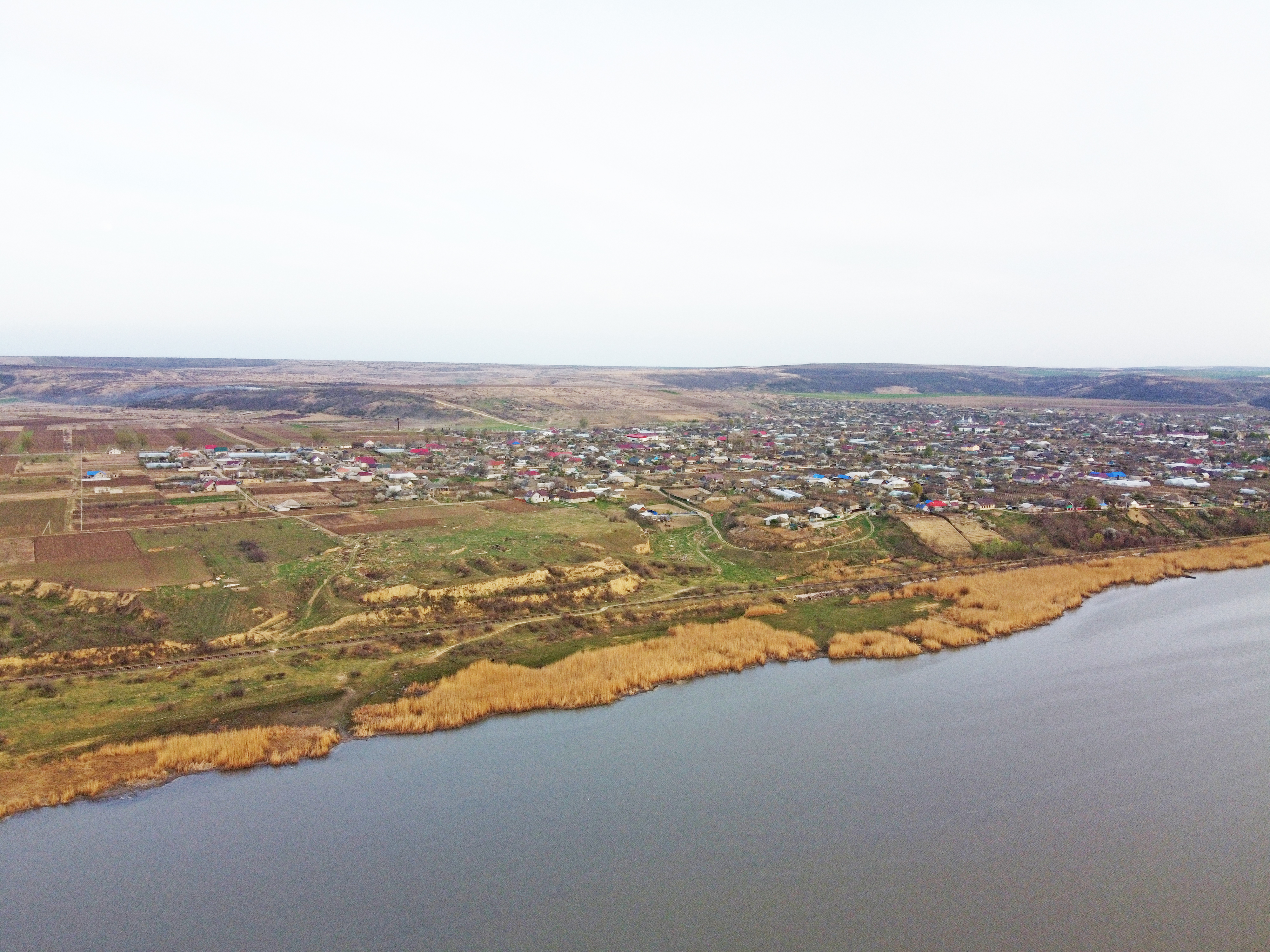 Телеги и овечья шкура. Молдаване возвращаются к древним ремеслам. Новое видео FărăZAGRAN