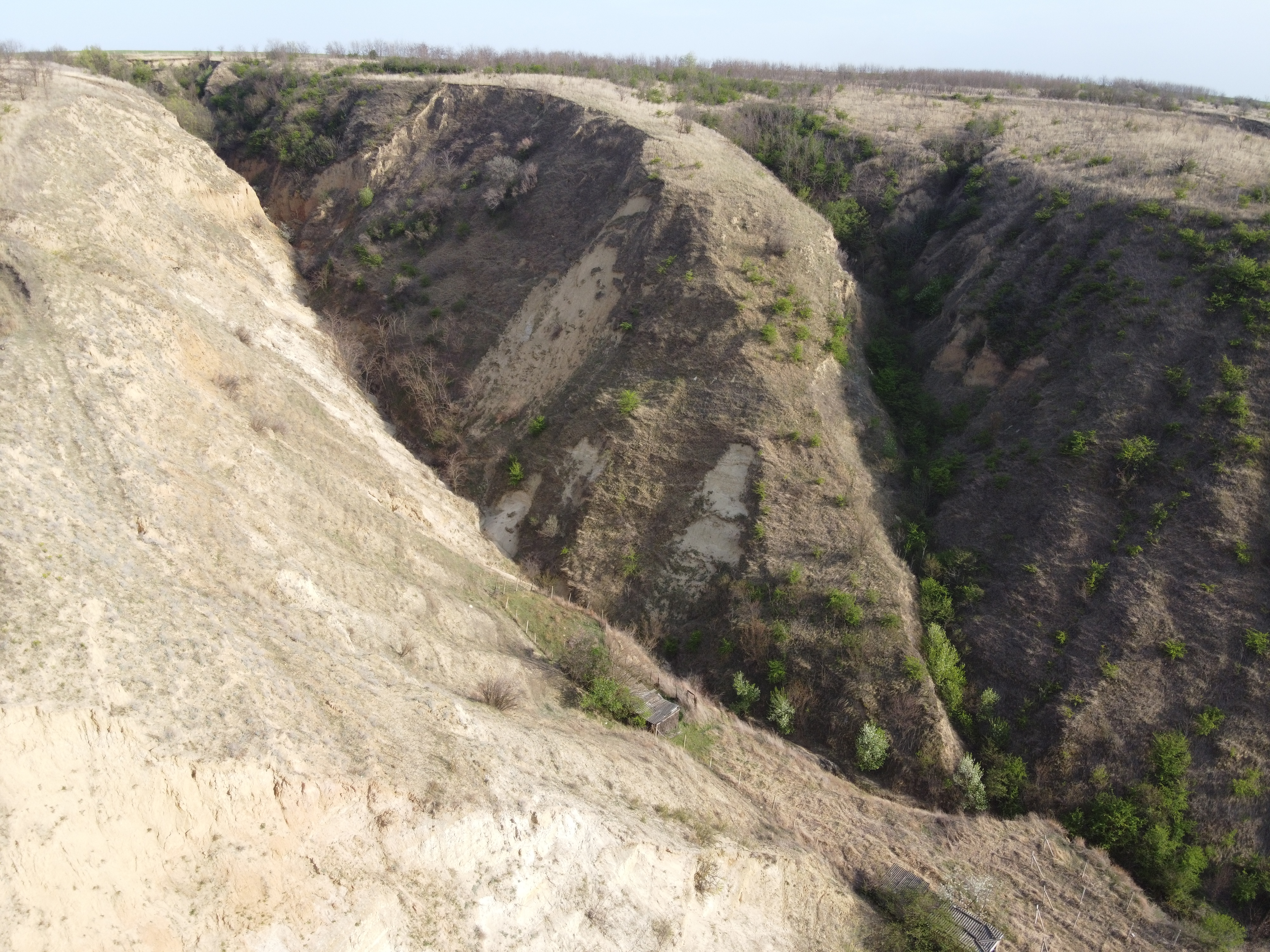 Телеги и овечья шкура. Молдаване возвращаются к древним ремеслам. Новое видео FărăZAGRAN