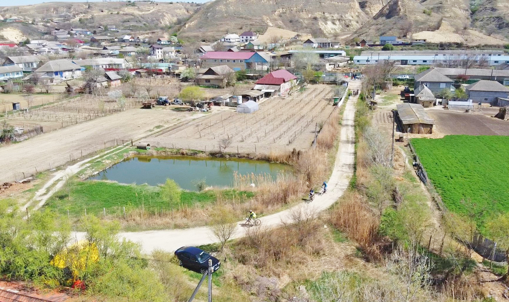Телеги и овечья шкура. Молдаване возвращаются к древним ремеслам. Новое видео FărăZAGRAN