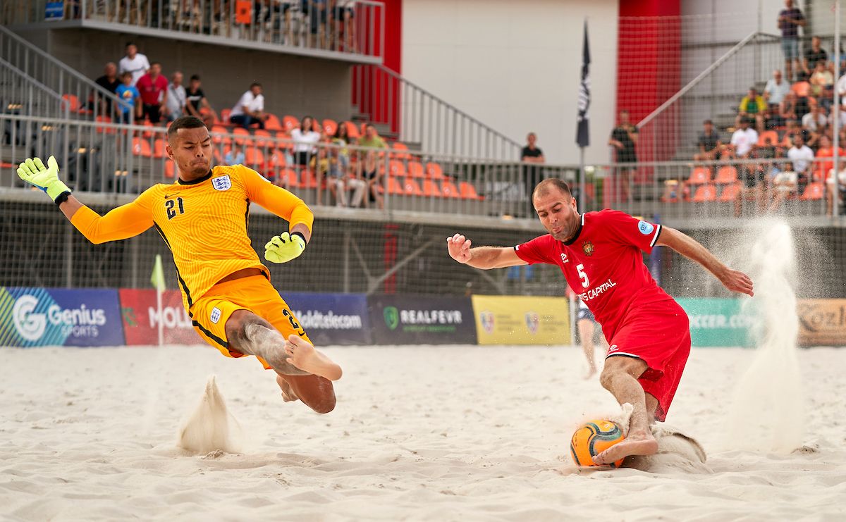 Сборная Молдовы обыграла Англию на Чемпионате Европы по пляжному футболу