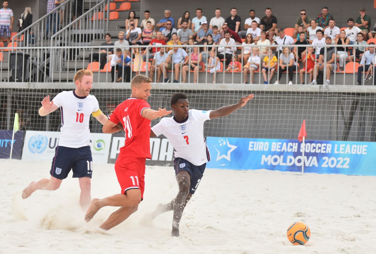 Сборная Молдовы обыграла Англию на Чемпионате Европы по пляжному футболу