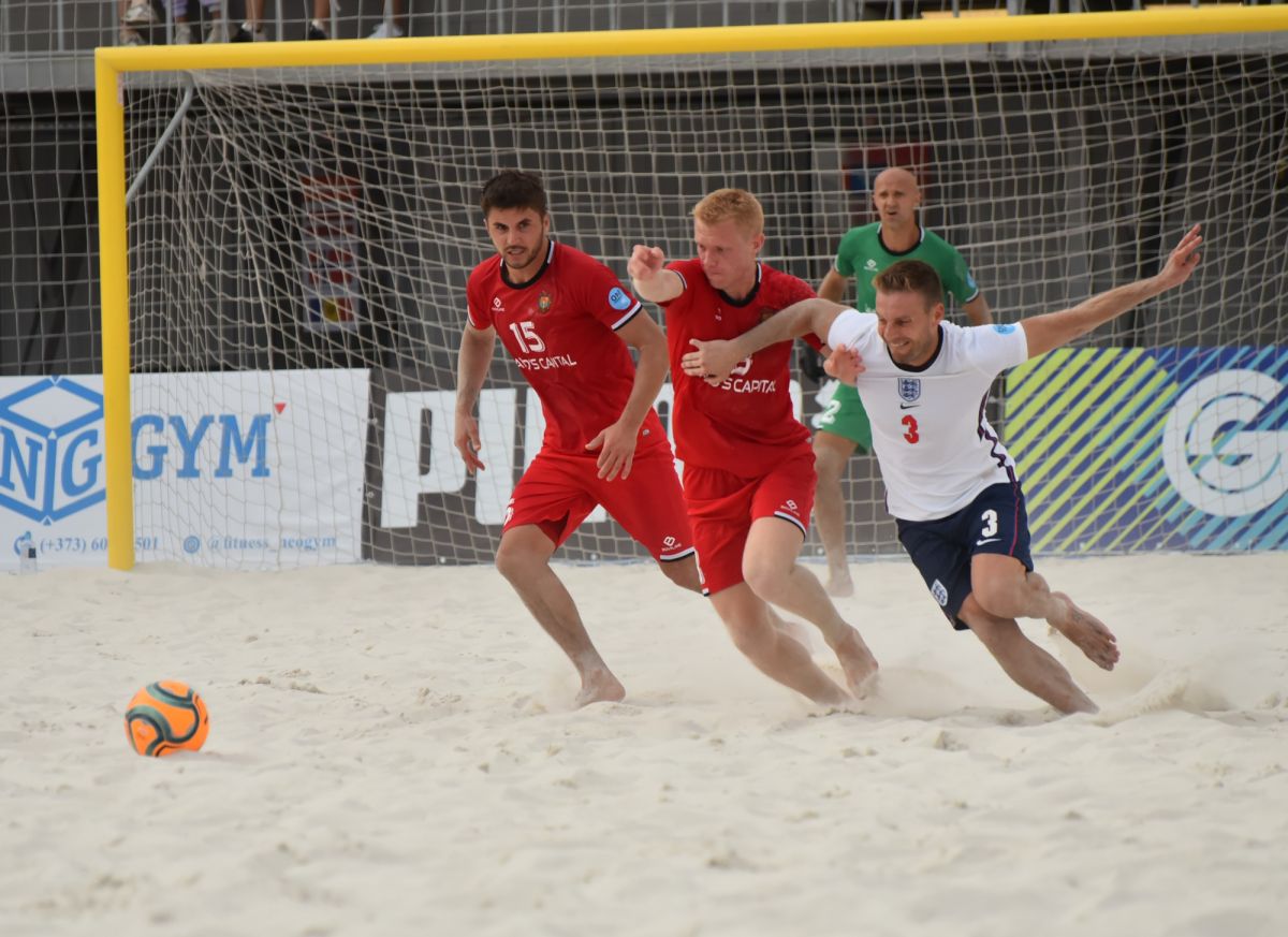 Сборная Молдовы обыграла Англию на Чемпионате Европы по пляжному футболу