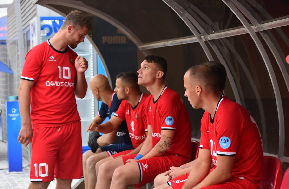 Национальная сборная по пляжному футболу обыграла сборную Румынии со счетом 3:0 (Фото/Видео)