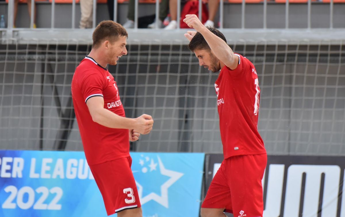 Национальная сборная по пляжному футболу обыграла сборную Румынии со счетом 3:0 (Фото/Видео)